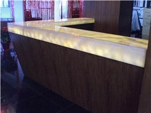 Backlit White Onyx Bar Top (J067)