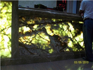 Translucent Green Onyx Bar Top (Z11)