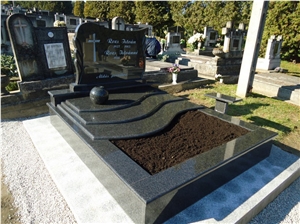 Double Monument in Impala Black, Nero Impala Black Granite