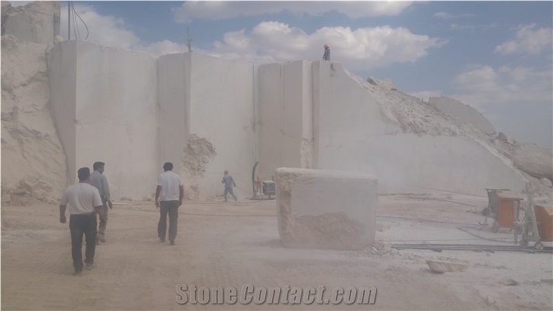 Dehbid Beige Marble Blocks