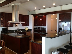 Kitchen Design, Verde Ubatuba Granite Countertop, Espresso Cherry Cabinet, Verde Ubatuba Green Granite Kitchen Design