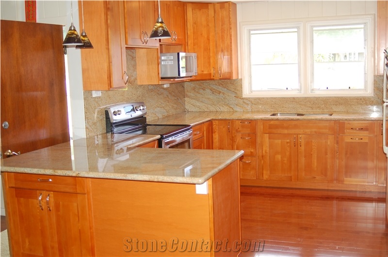 Verniz Tropical Granite Countertop and Cinnamon Maple Cabinets, Verniz Tropical Yellow Granite Kitchen Design