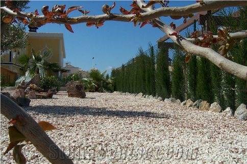Rojo Coralito Marble and Crema Marfil Crushed Stone Jardines, Beige Marble Pebble, Gravel