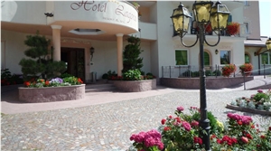 Porfido Rosso Di Meltina Facade Cladding, External Paving, Porfido Rosso Di Meltina Red Granite Cobble, Pavers