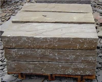 Buff Brown Sandstone Palisade Kerbstone