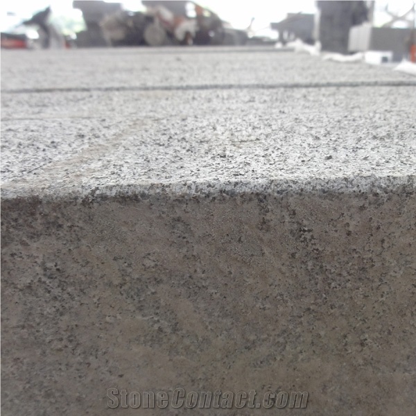 G654 China Sesame Black Granite Kerbstone
