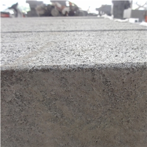 G654 China Sesame Black Granite Kerbstone