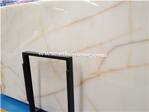 White Onice Onyx, White Onicciato Onyx Slabs White Onice Onyx, White Onicciato Onyx Slabs
