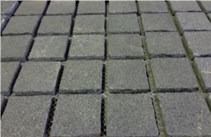 Natural Basalt Paver, Basalt Cobbles, China Black Basalt Paving Tiles on Mesh
