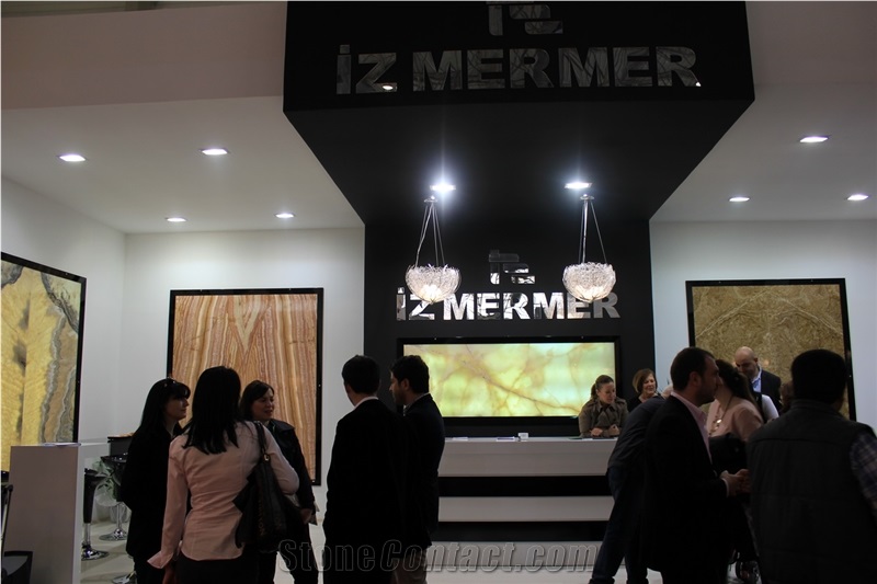 Traver Onyx Tiles, Slabs
