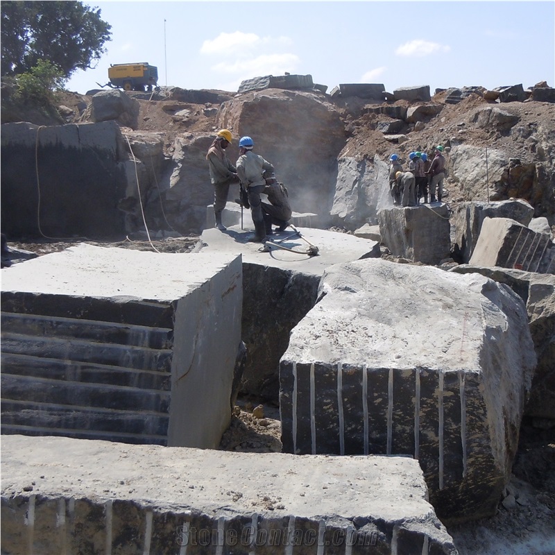ABSOLUTE BLACK GRANITE ROUGH BLOCKS