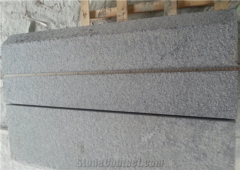 G654 Grey Granite Kerbstones