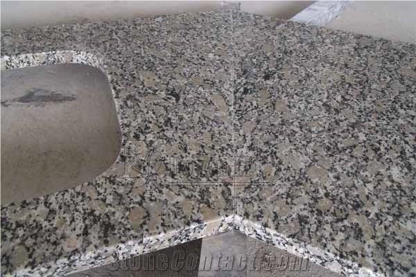 China Sesame Gold Granite Polished Bar Tops