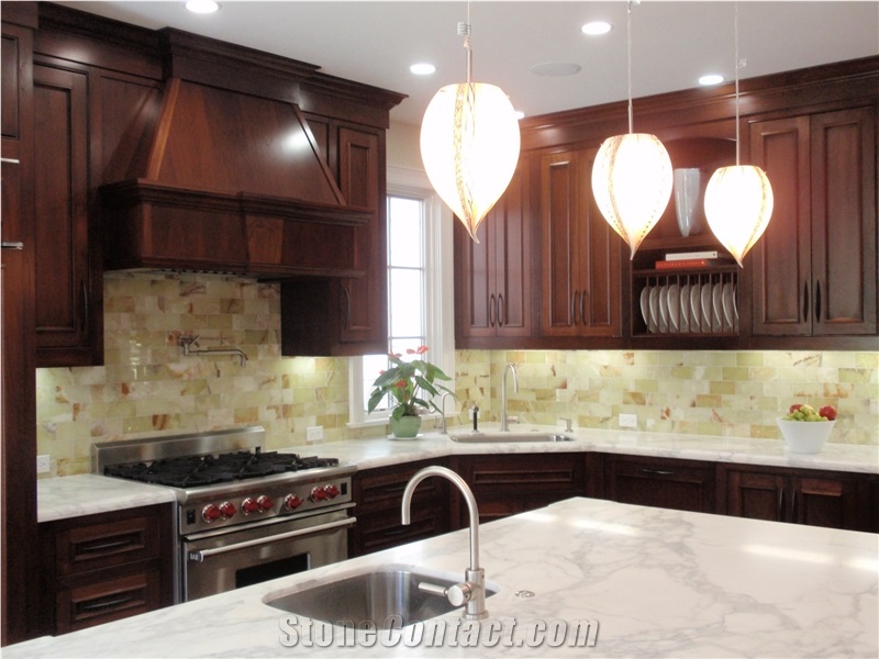 Arabescato Cervaiole Marble Countertop, Light Green Pakistan Onyx Backsplash