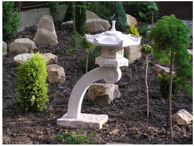 Japanese Garden Lantern Design