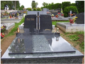 Verde Fontaine Granite and Marikana Granite(Nero Impala Granite) Monument