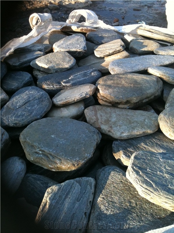 River Slate Gardening Tiles