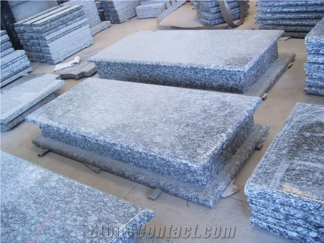Spray White Granite Monument, Grey Granite Monument