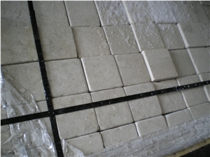Vratsa Crema Orientale Limestone Tumbled Cobble Stone