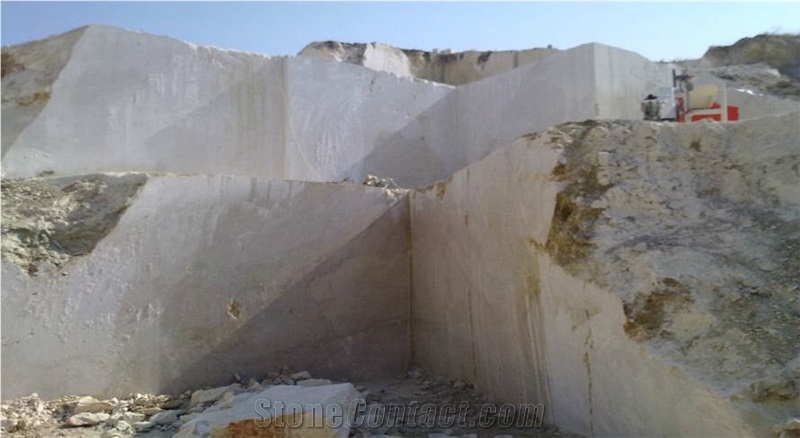 Isparta Golden Beige Marble Blocks