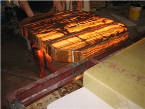 Tiger Vein Onyx Glass Countertop