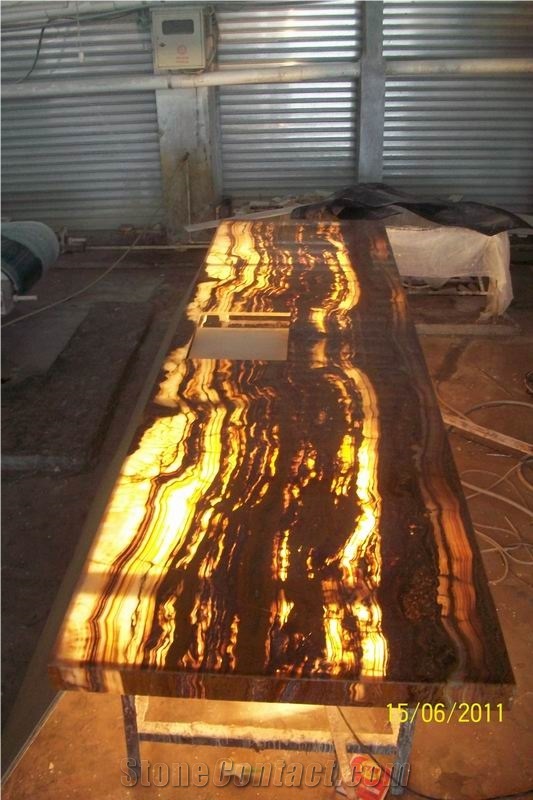 Tiger Vein Onyx Glass Countertop