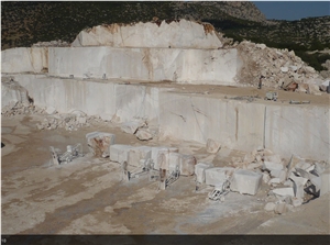 Manisa Light Travertine - Ivory Commercial Blocks, Manisa Light Travertine Block
