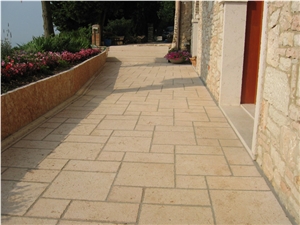 Flooring in Rosa Perlino Roman Pattern, Limestone Slabs