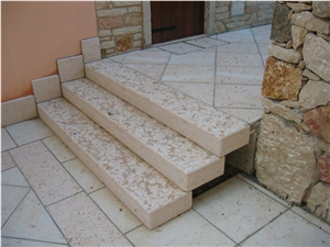 Rustic Staircase Solid Rosa Perlino, Pink Limestone