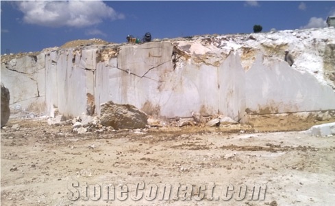 Isparta Cappuccino Beige Marble Quarry, Cappuccino Beige Marble Block