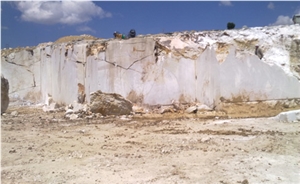 Isparta Cappuccino Beige Marble Quarry, Cappuccino Beige Marble Block