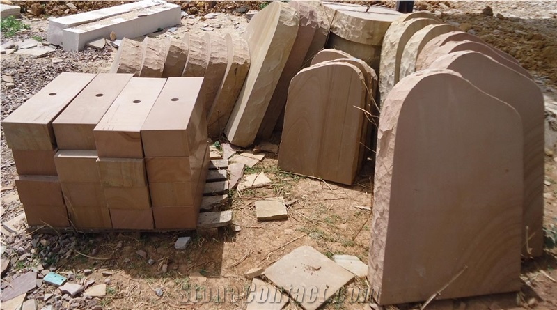 Quartzite Momument, Grave Stone, Headstone for Q
