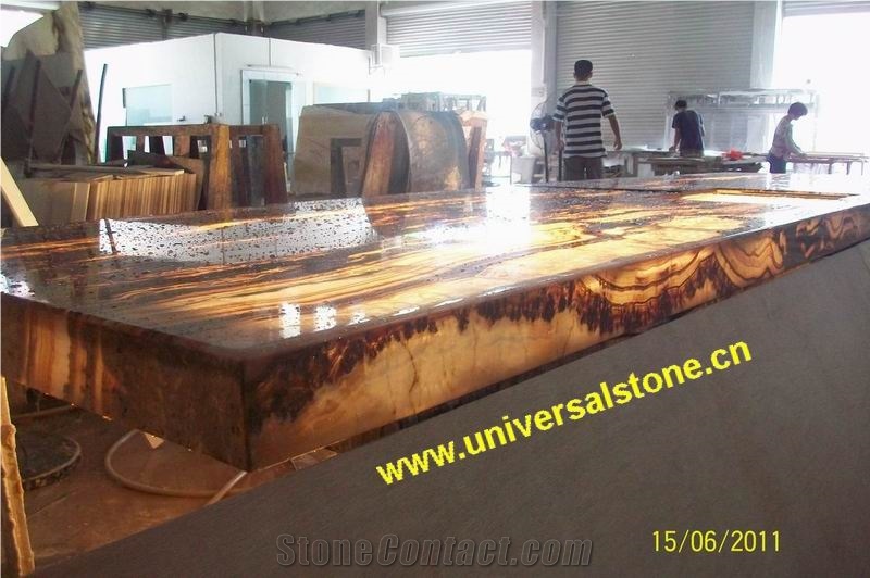 Backlit Onyx Kitchen Top-067