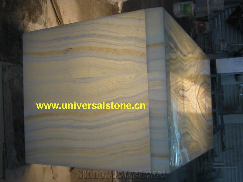 Honey Wood Vein Onyx Table