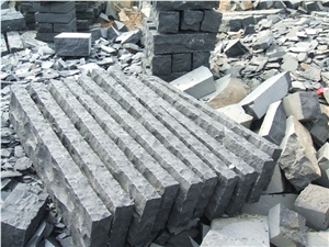 G685 Black Granite Palisade