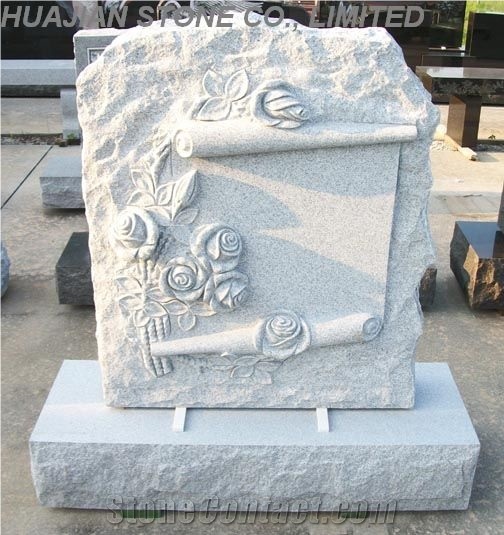 Black Granite Upright Monument with Carving Flowers