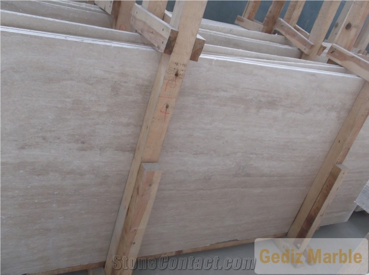 Light Cream Travertine Vein Cut Slabs