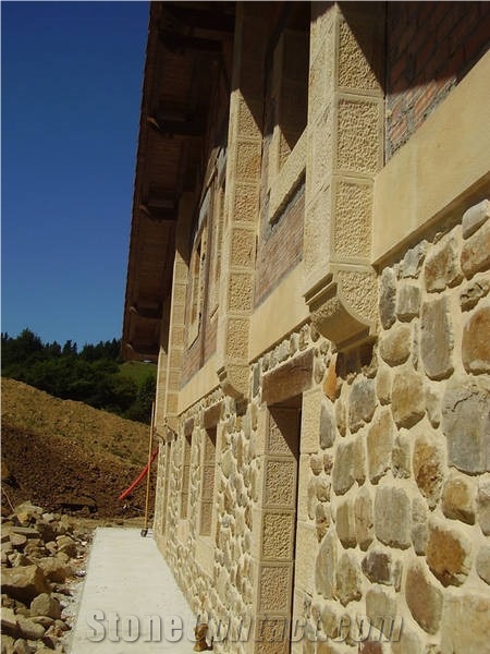 Arenisca Corvio Brackets, Arenisca Corvio Beige Sandstone Brackets