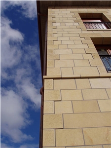 Beige Pinar Sandstone Wall Corners