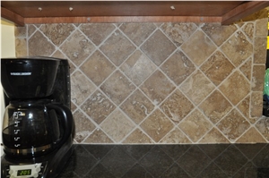 Tumbled Travertine Stone in Diamond Pattern Backsplash, Classic Beige Travertine Traditional Kitchen Design Tumbled Travertine Stone in Diamond Pattern Backsplash, Classic Beige Travertine Traditional Kitchen Design