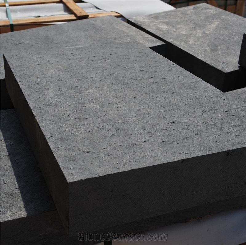 Basalt Landscaping Stones, Black Basalt Garden, Palisade