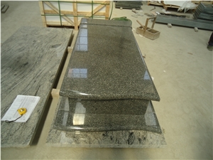 Single Snow Black Monument