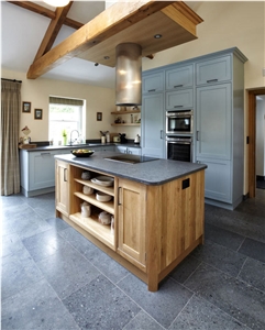 Brandy Crag Stone Kitchen Design, Traditional Kitchen Design Work Top