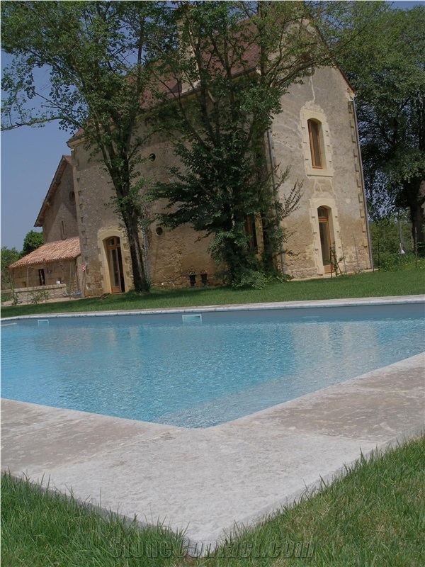 French Limestone Grey (Pierre De Limeyrat) Pool Coping