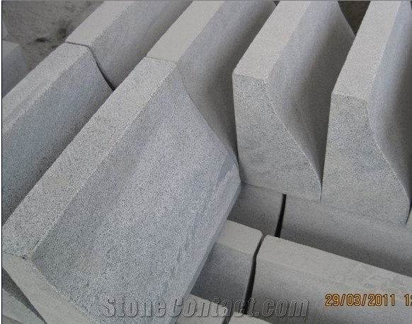 G654 Granite Kerbstone