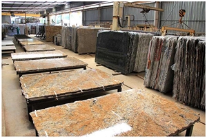 Pietra Dorata Granite Slabs, Brazil Yellow Granite Pietra Dorata Granite Slabs, Brazil Yellow Granite