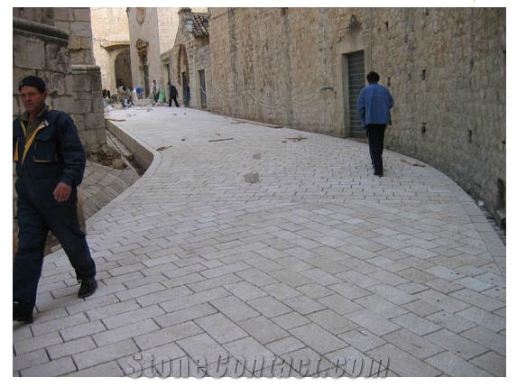 Adria Grigio Venato Public Area Pavement, Adria Grigio Venato Beige Limestone Pavement