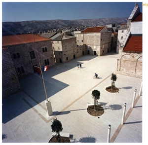 Adria Grigio Venato Public Area Pavement, Adria Grigio Venato Beige Limestone Pavement