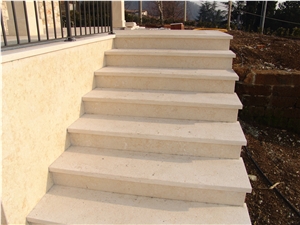 Veselje Unito Stairs, Veselje Unito Beige Limestone Stairs