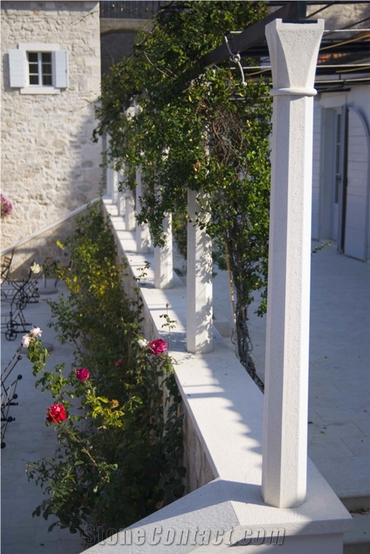 Dubrovniks Column, Calyx White Limestone Column